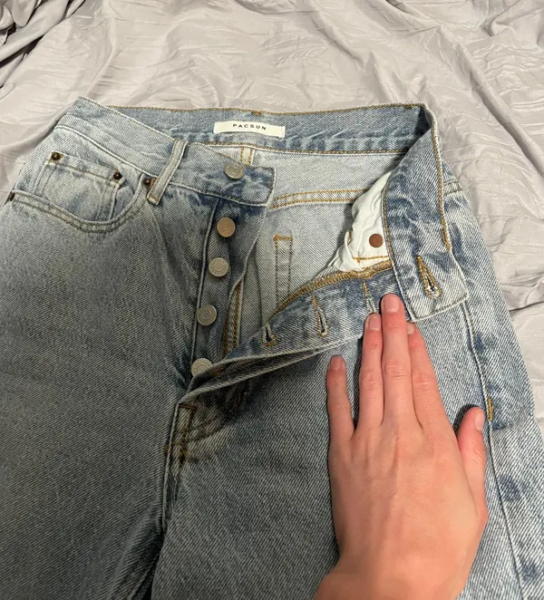 PacSun High Rise Mom Jeans - Image 4