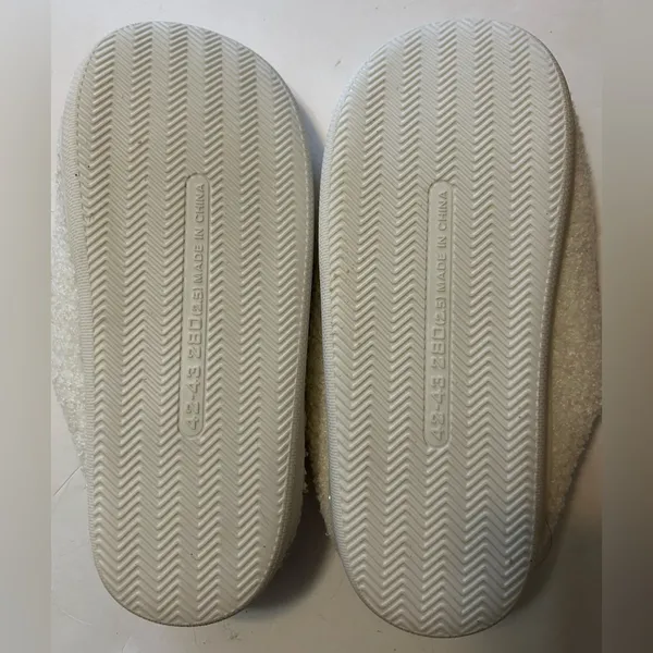 Heart Patterned Bedroom Slippers 42 - Image 4
