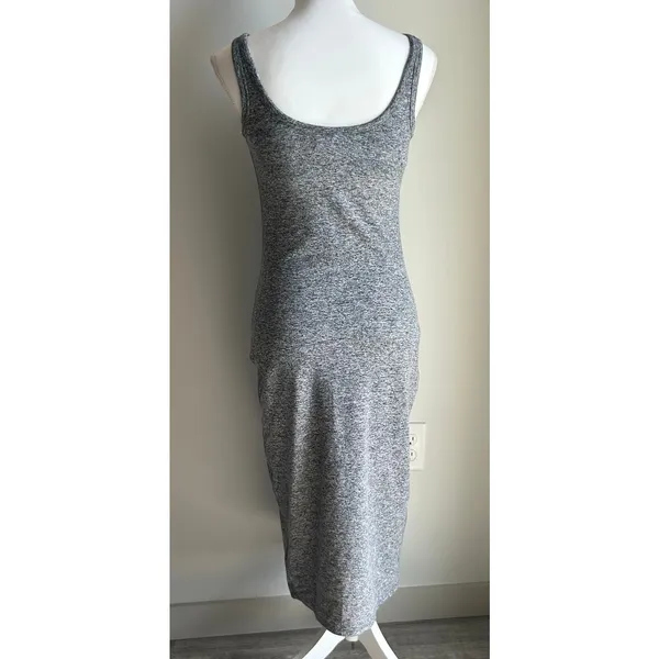 Vuori Midi Athletic Dress Built in Sports Bra Comfy Soft Classic Size Small - Image 4
