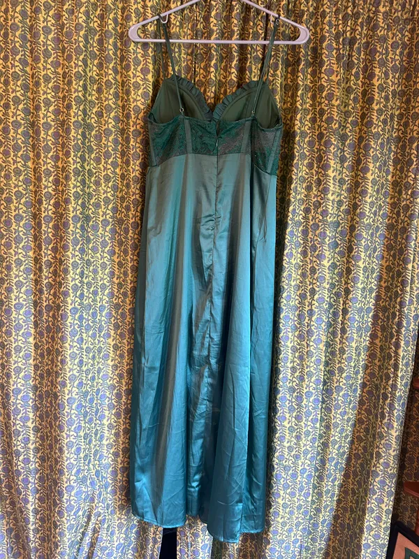 Hello Molly Green Satin And Lace Spaghetti Strap Maxi Dress Woman’s Size 6 - Image 3