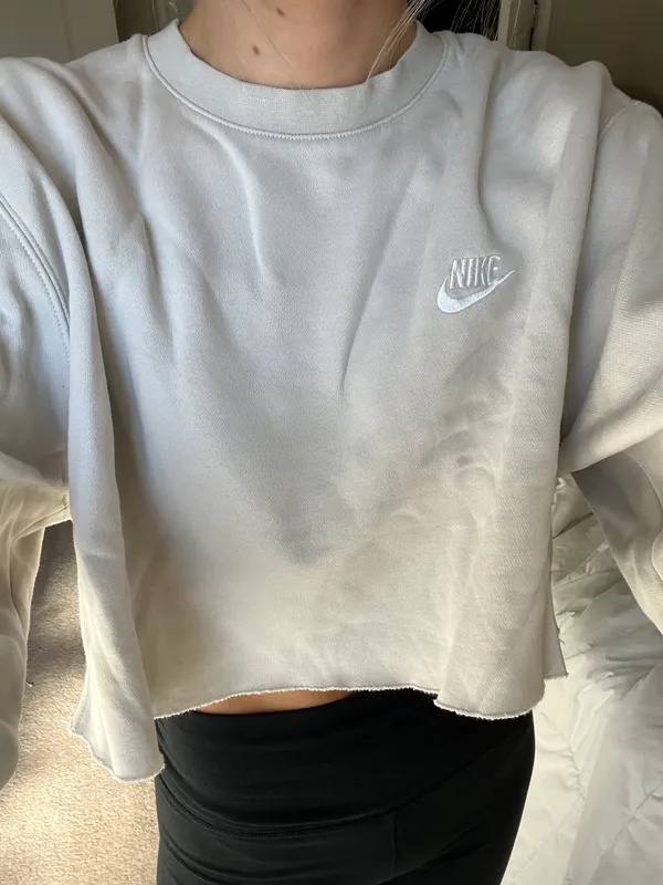 Nike Cropped Crew Neck - Image 2