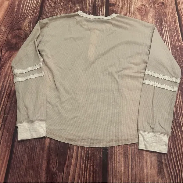Women’s Hem & Thread Henley Tan Cream Size Medium - Image 5