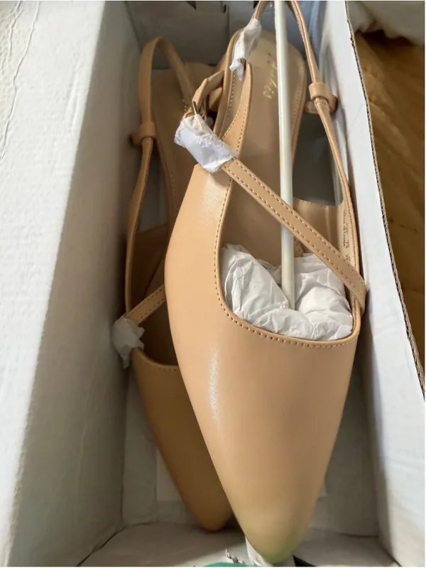 NEW Slingback Low Heels Closed Pointed Toe Ankle Strap Memory Foam 9.5 - Image 5