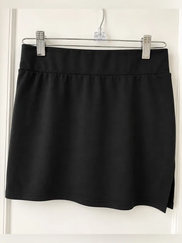 NWOT Cider Pull On Mini Skirt - Size Medium ~ Black - Image 2