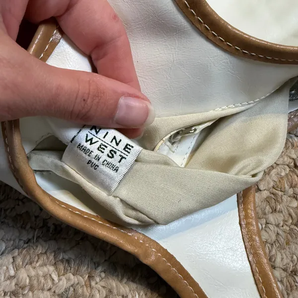 VTG Nine West Patchwork Hobo Shoulder Bag Tan Cream White Faux Leather Neutral - Image 3