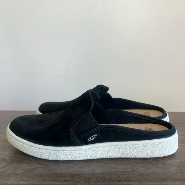 UGG NEW Women's Gene Slip On Black Leather Mule Size 6 #937 - Image 5