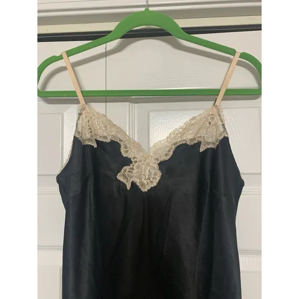 Lingerie - Image 3