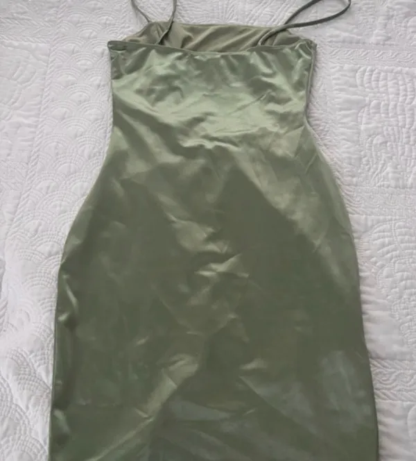 Light green junior  dress size med - Image 4