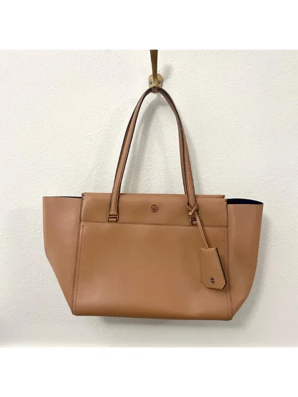 Tory Burch Parker Leather Tote Light Brown Quiet Luxury Minimalist - Image 2