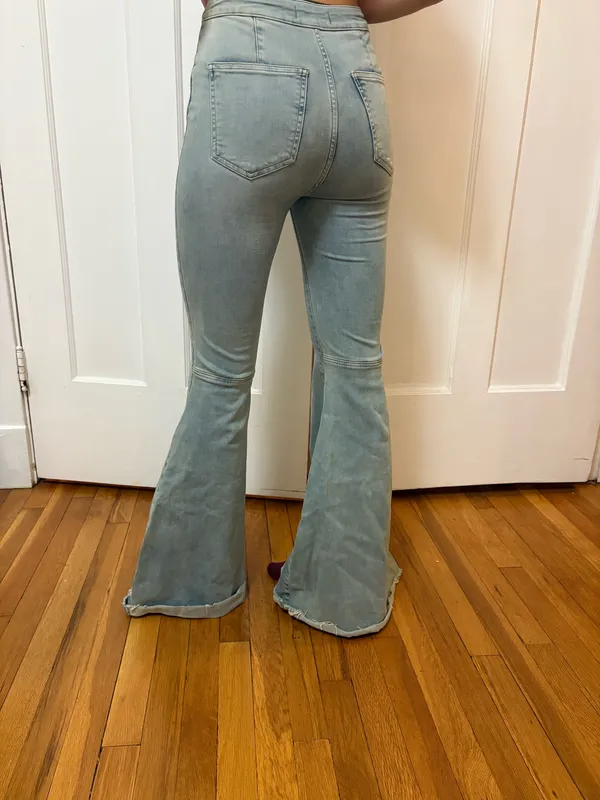 Revolve flare jeans - Image 4