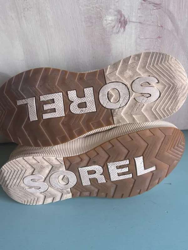 Sorel Women's Out N About III Low Waterproof Sneaker Size 8 in Nova Sand/Chalk - Image 10