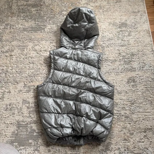Y2K American Eagle Outfitters shiny metallic silver puffer vest faux fur hood - Image 3