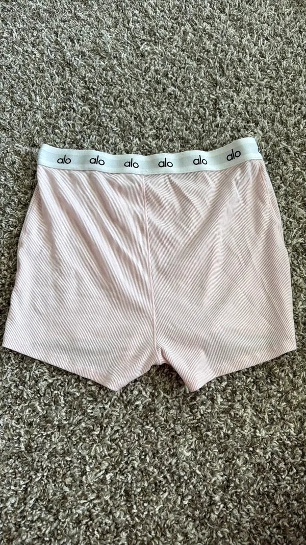 Alo Yoga Boxer Shorts women - Image 3