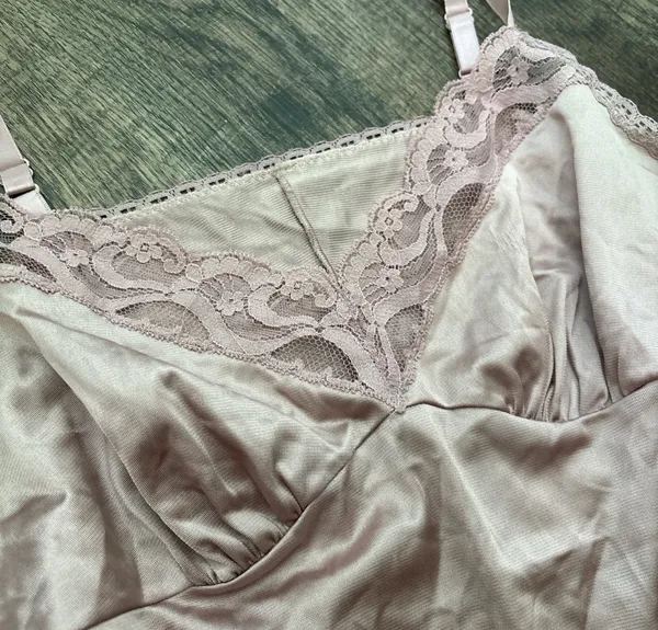 Vanity Fair vintage light purple lace cami top - Image 3