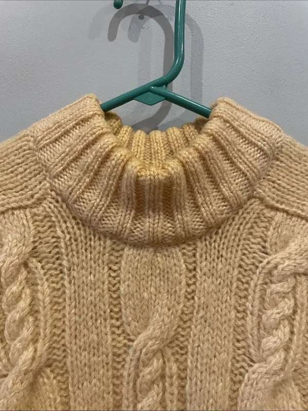 Vintage women’s Cream Cable Knit Sweater wool - Image 2