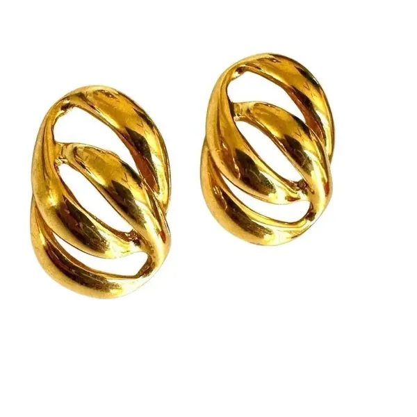 Gold tone circle link earrings - Image 4