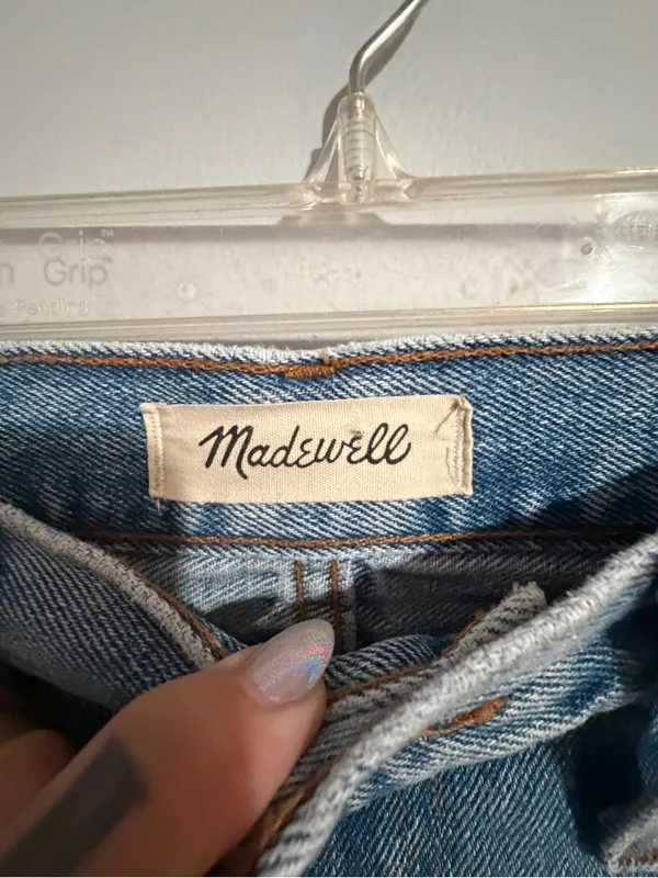 Madewell Baggy Straight Jeans in Earlhurst Wash: Ripped Edition- 28T - Image 5