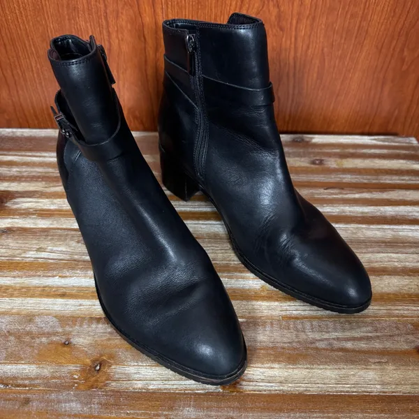 Clarks Womens Black Leather Ankle Boots Buckle Strap Side Zip Block‎ Heel 9.5M - Image 10