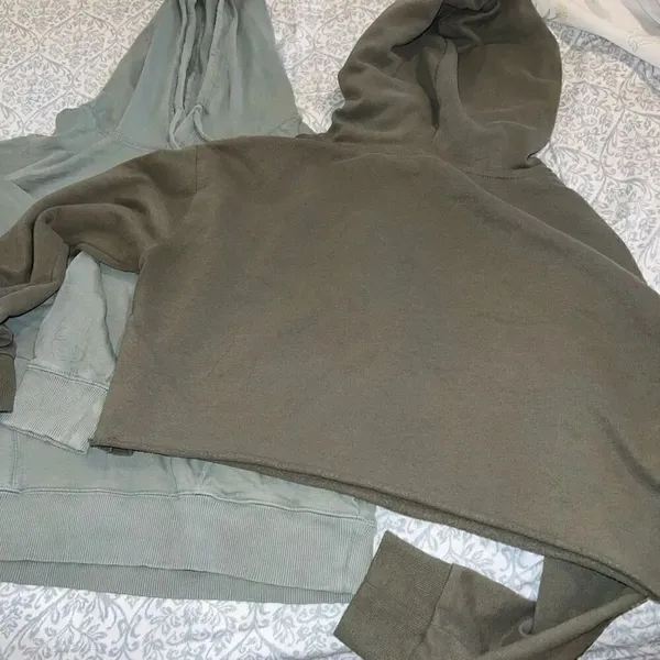 Sage green sweat shirt cropped hoodie bundle set size S - Image 2