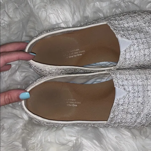 MOVING SALE’ White Lace Toms - Image 5