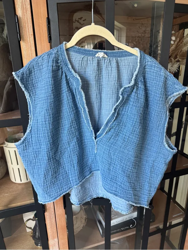 Aerie pool to party chambray muslin crop top distressed denim splice vneck cap - Image 3