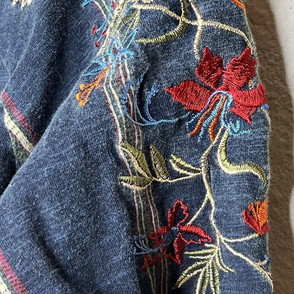 Hannah Embroidered Top‎ Blue Size M - Image 6
