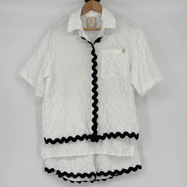 Simply Southern White Seersucker Pajama Set Short Sleeve Black Trim‎ Small NWT - Image 3
