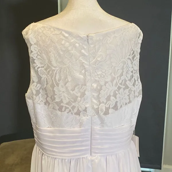 Women’s Full Length Chiffon White Wedding or Special Event Dress Size 16 NWT - Image 6