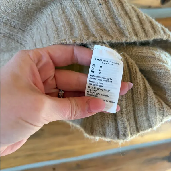 American Eagle Women’s Knit Sweater size Medium Tan - Image 4