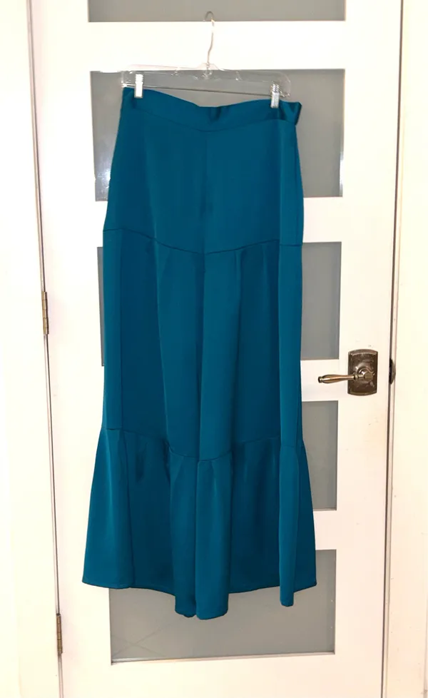 Stella & Amelia teal trouser and blouse set, tiered wide-leg trousers size M - Image 4