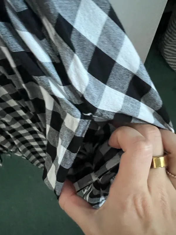 Old Navy black and white gingham midi dress with tie back detail. Size: XS #gingham #summerdress - Image 5