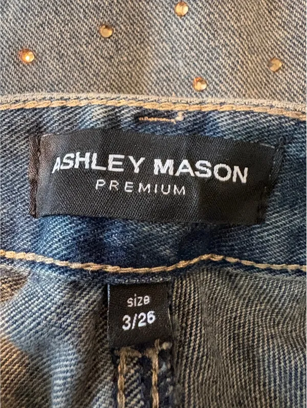 Ashley Mason Premium High Rise Straight Jeans Size 3/26 with Gold Stud Detail - Image 4