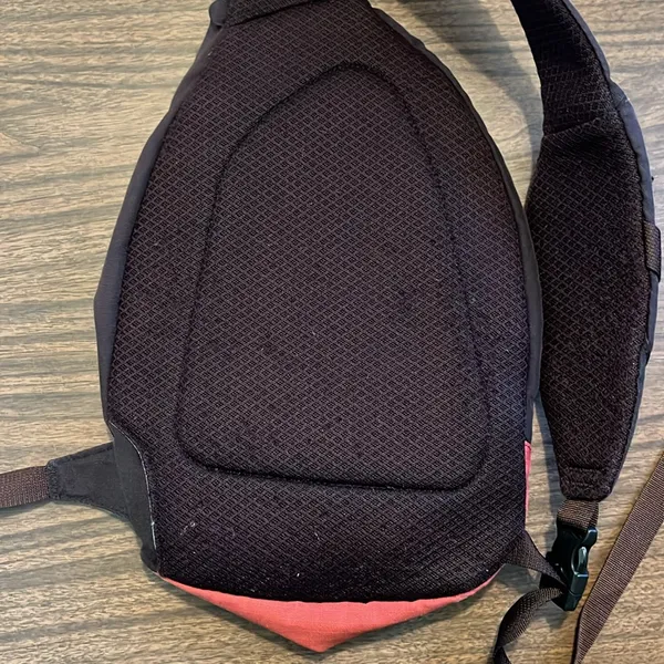Patagonia Atom 8L Sling Bag - Image 2