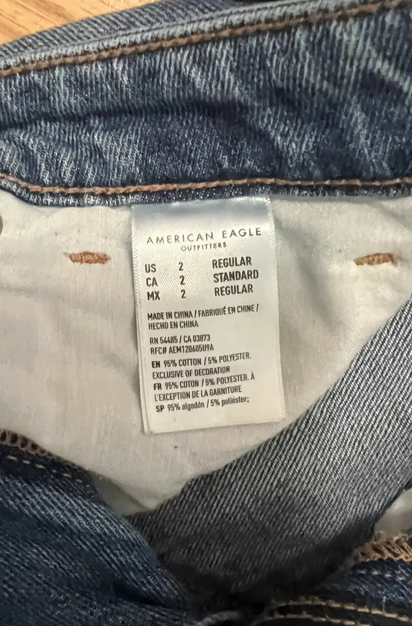American Eagle Outfitters Moms Jeans - Image 4