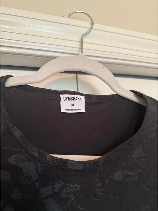 Gymshark Cropped Graphic Workout Tee - Image 4