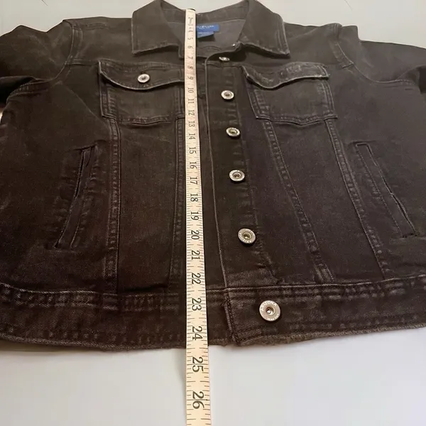 ARIZONA Women’s Black Distressed Button-up Denim Jean Jacket - Image 12