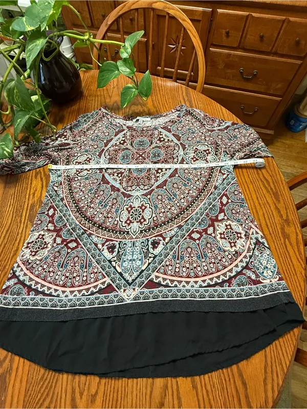 Rose + Olive Maroon Paisley Scoop Neck Top With Sheer Hem 1X - Image 5