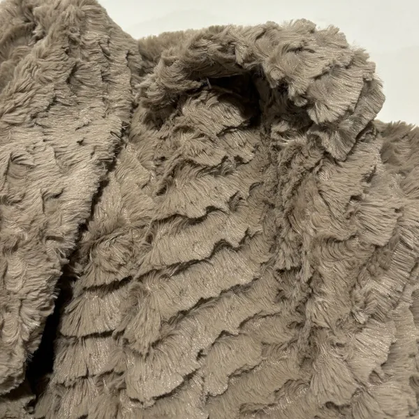 Cynthia Steffe ruffled faux fur beige tan winter coat size medium EUC - Image 8