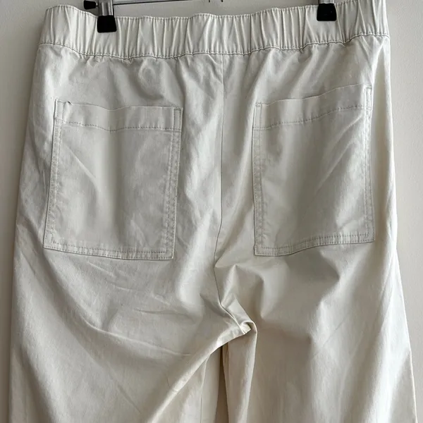 GAP Women’s Stretch Waist Off Duty Khaki Pants, Size Medium, NWT - Image 13