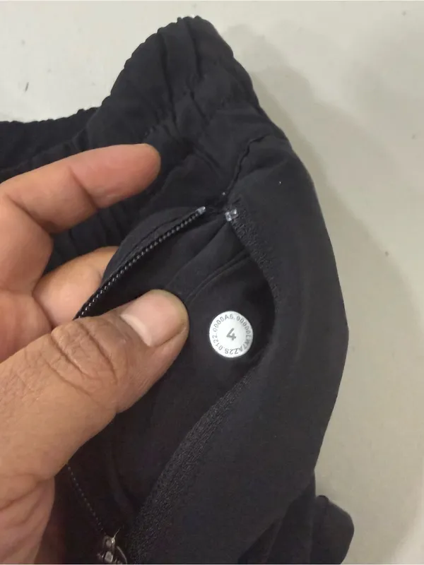 Lululemon Hotty Hot High-Rise Lined Short 2.5” - Navy Size 4 - Image 4