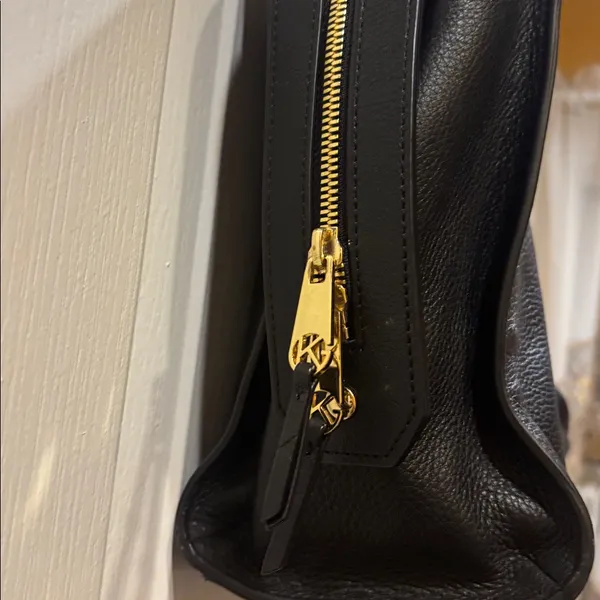 Kurt Geiger London Emma Tote Black Textured Leather Handbag Gold Toned Hardware - Image 4