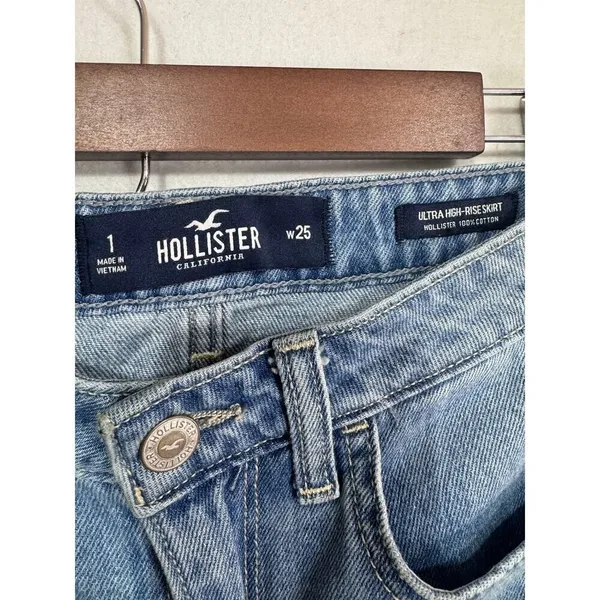 Hollister Ultra‎ High-Rise Distressed Denim Skirt Frayed Hem Light Wash Sz 1 - Image 3