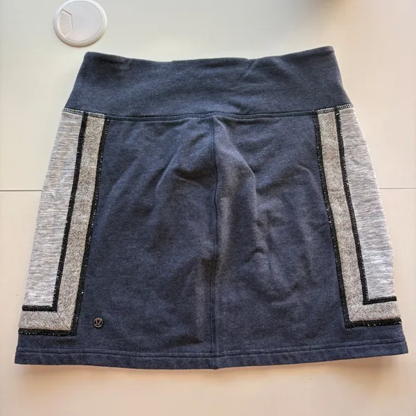 Lululemon Athletic Mini Skirt Womens 4 Navy Blue Grey Colorblock Sporty Skort‎ - Image 4