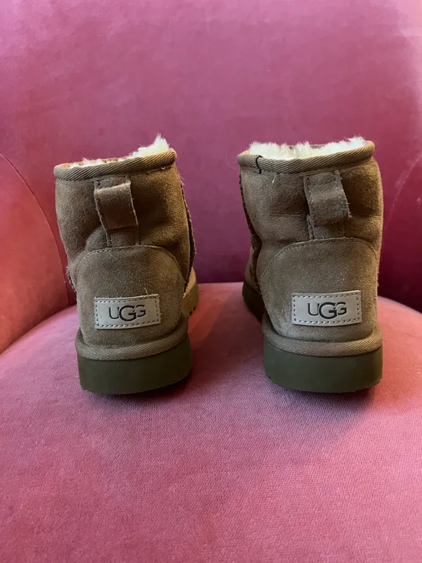 UGG Classic Women’s Mini Boots 5 - Image 3