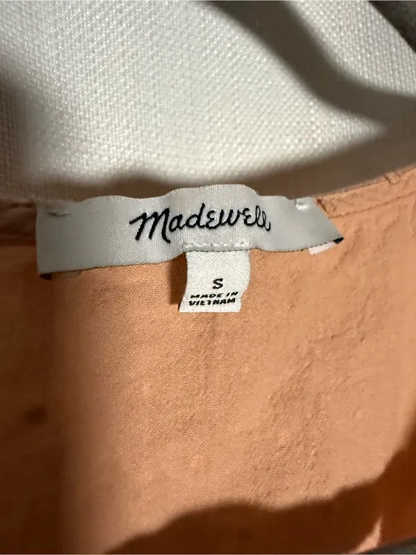 Madewell Rhyme Button Front Swiss Dot Top in Antique Coral Size Small - Image 4