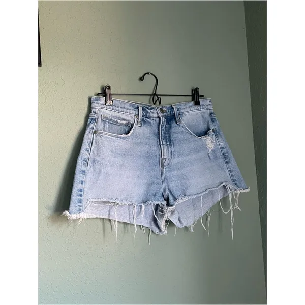 Good American 90s Denim Shorts Size 6/28 Light Wash - Image 4