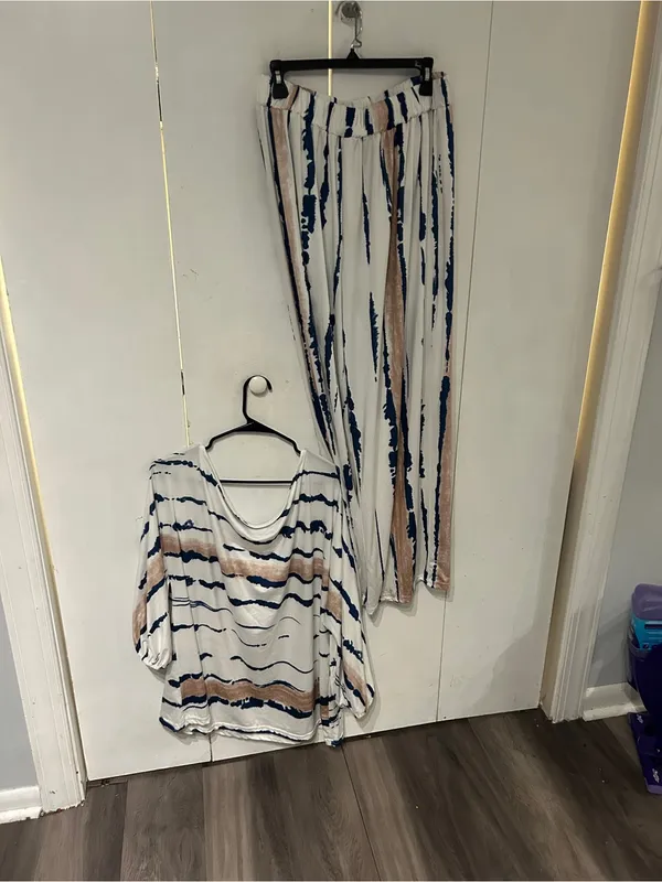 White Tie-Dye Stripe Set with Navy & Tan size 2X - Image 4
