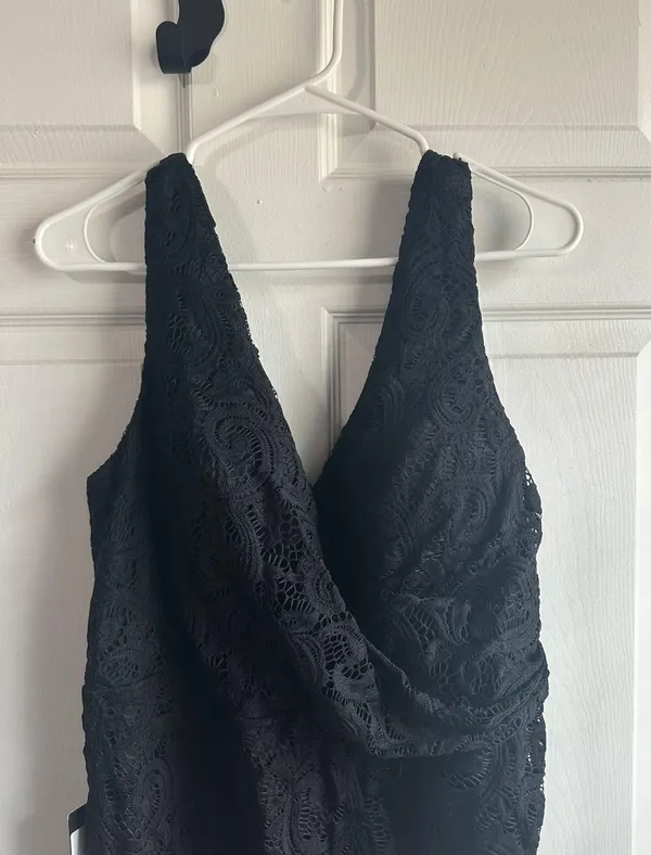 Black Lace Gown Size 18 - Image 4
