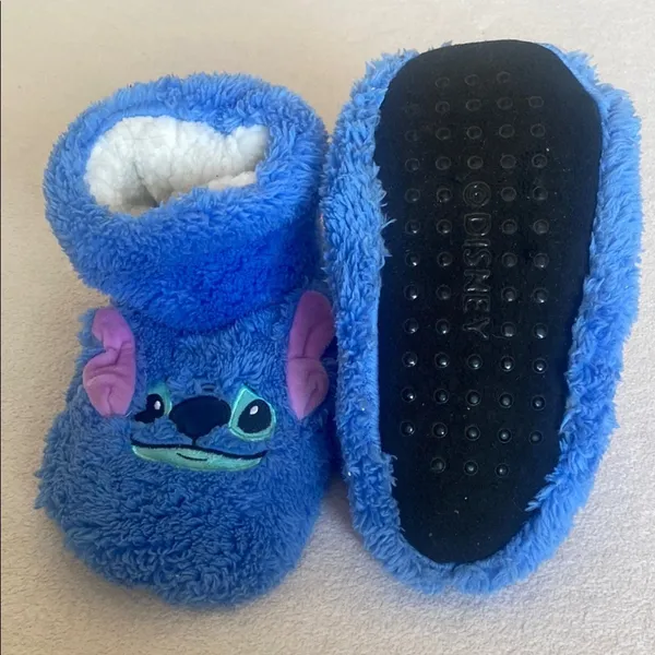 Disney Lilo and stitch Blue Fuzzy‎ Character Slippers Size S/M 5.5-7 - Image 2