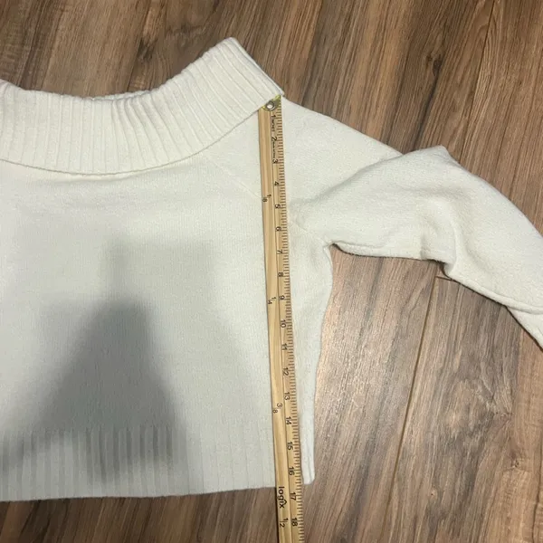 Hollister Off Shoulder Sweater Cream Cropped Knit Soft Girl Preppy Small - Image 8